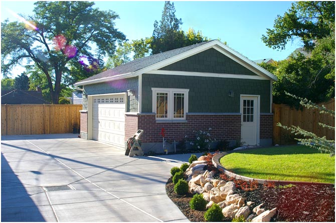 Bungalow garage | Renovation Design Group