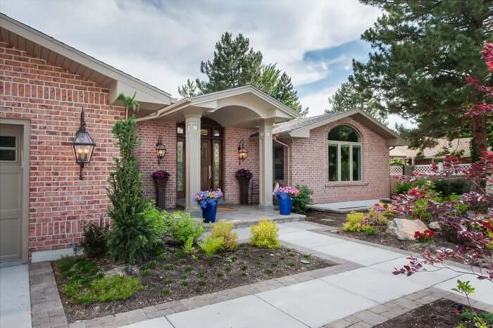 Melinda Lane Exterior