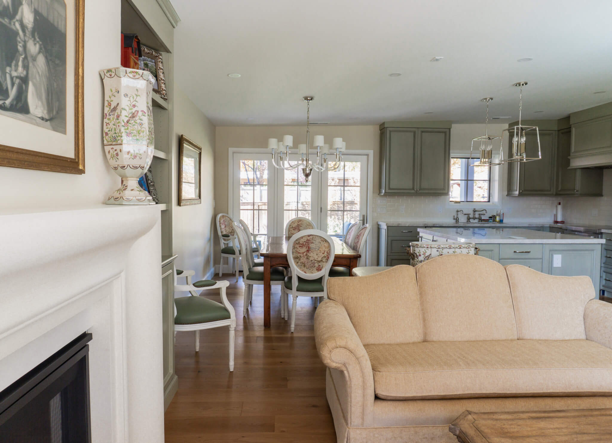 Open-concept living room, dining room, and kitchen.