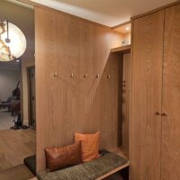Thumbnail of http://Built-in%20seating%20and%20storage.